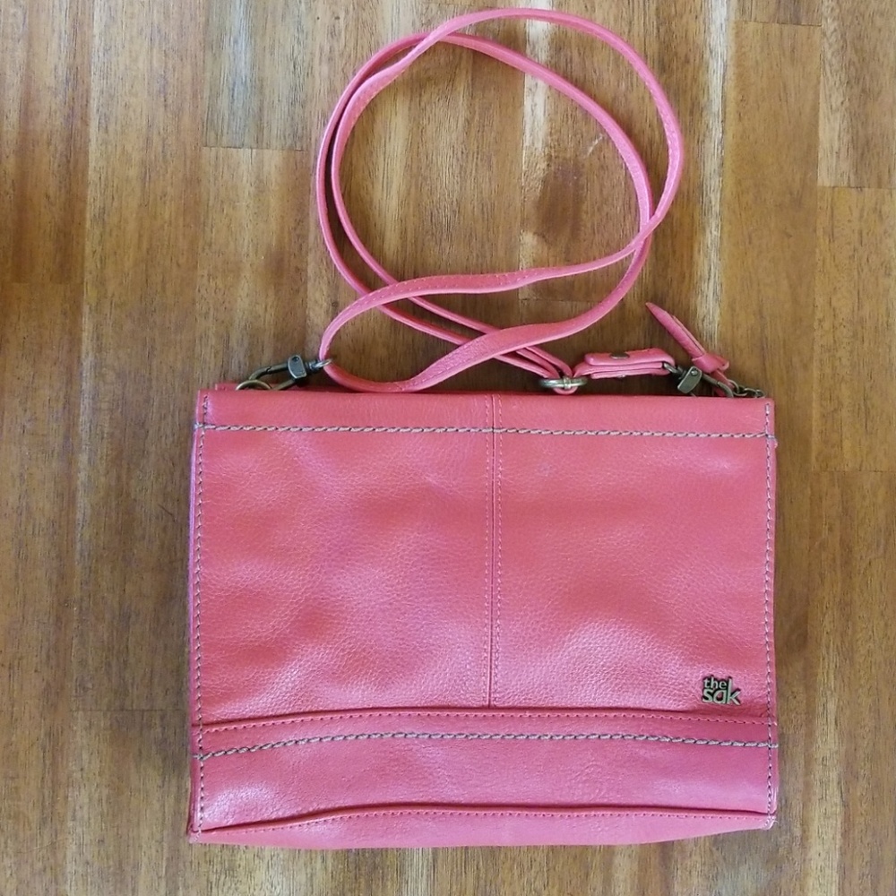The Sak Crossbody - orange/coral/salmon color